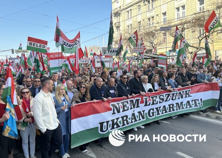 В Венгрии начался антивоенный «Марш мира» против Зеленского