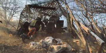 Воины «Центра» наступают по всей линии фронта, уничтожая живую силу и технику киевских нацистов Воины «Центра» наступают по всей линии фронта, уничтожая живую силу и технику киевских нацистов