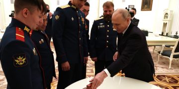 Работайте, братья: большая история звезды Героя России