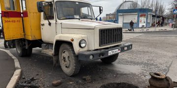 В Ворошиловском районе Донецка обновили водопровод: московские специалисты передали опыт и технику В Ворошиловском районе Донецка обновили водопровод: московские специалисты передали опыт и технику