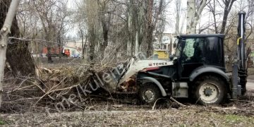 Субботники в Донецке дали результат: московская техника помогла убрать 424 куба свалок