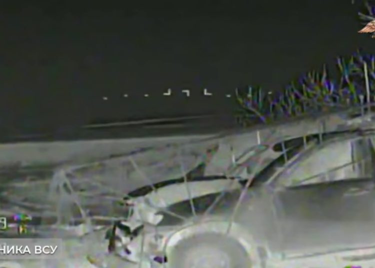 Дроноводы ВС РФ разгромили «Козак» и пикап ВСУ в районе Покровска Дроноводы ВС РФ разгромили «Козак» и пикап ВСУ в районе Покровска