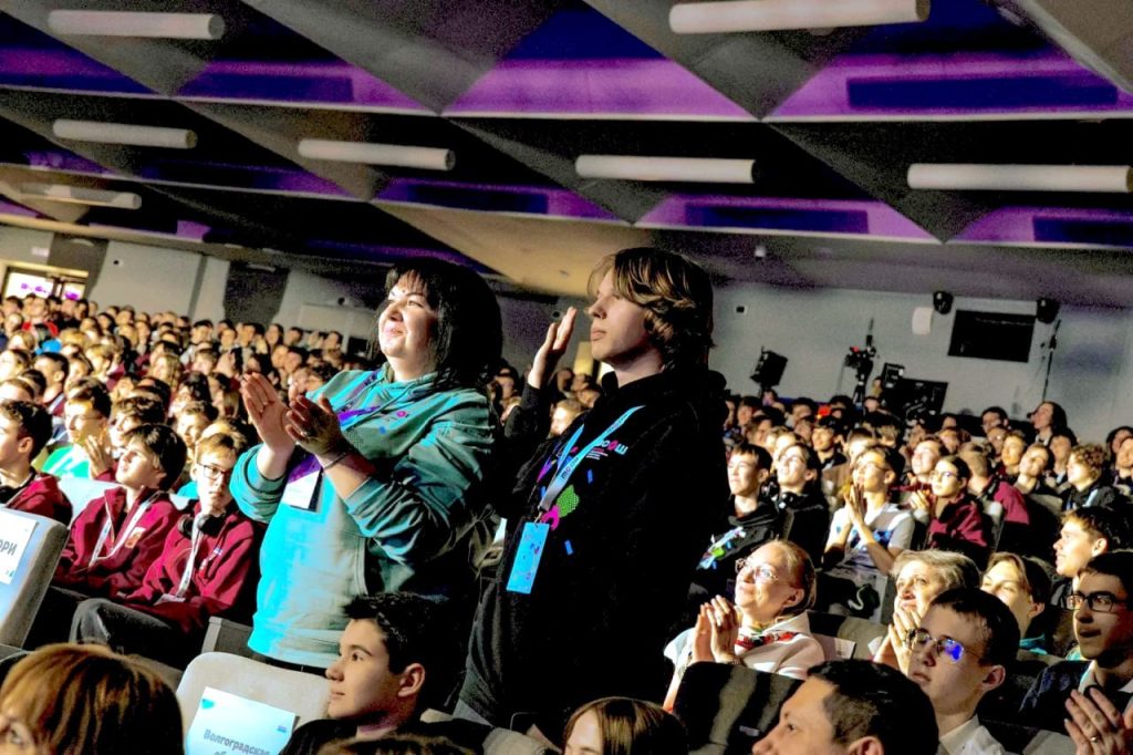 В Ясиноватой открылась детская агролаборатория, а в Мариупольском музее открылся зал Куинджи. Дайджест новостей ДНР за 21 марта