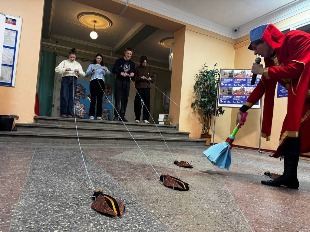 В Ясиноватой открылась детская агролаборатория, а в Мариупольском музее открылся зал Куинджи. Дайджест новостей ДНР за 21 марта