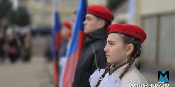 В центре Луганска открыли памятную доску Герою России Зозулину