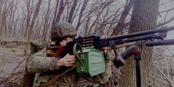 Воины «Центра» проламывают оборону киевских нацистов и заманивают их в ловушку под Новопавловкой