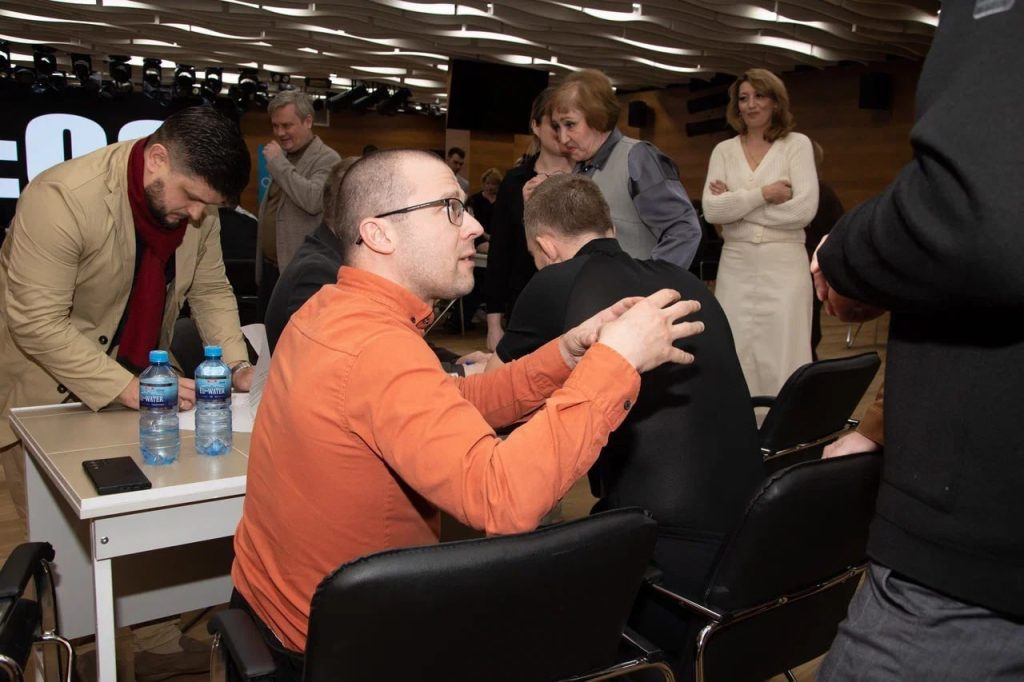 Как восстанавливают больницы ДНР: в Мариуполе строят стационар на 236 коек. Дайджест новостей за 27 марта