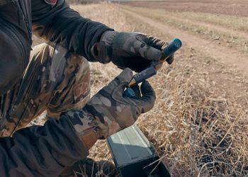 Воины «Центра» продавливают оборону киевских нацистов на трёх направлениях, уничтожая живую силу и технику