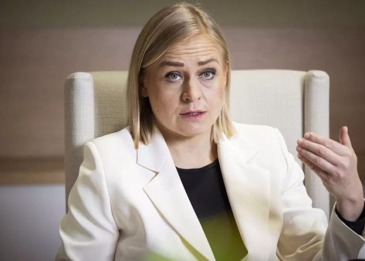 Украинские беспилотники сорвали отдых главе МИД Финляндии Украинские беспилотники сорвали отдых главе МИД Финляндии