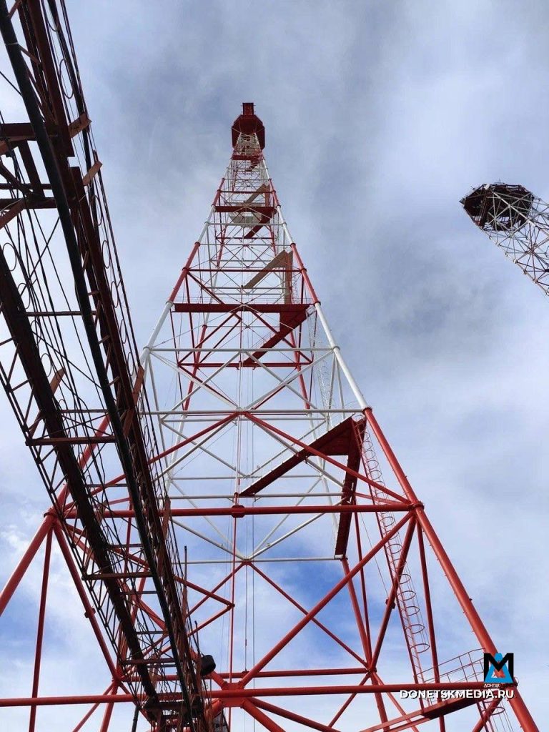 Подмосковные мастера модернизируют ключевой радиотелецентр Донецка