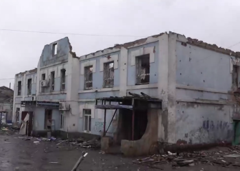 Порядка 1,6 тысяч оставшихся в Димитрове жителей возвращаются к мирной жизни