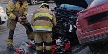 МЧС Макеевки спасли пострадавшего парня в ДТП