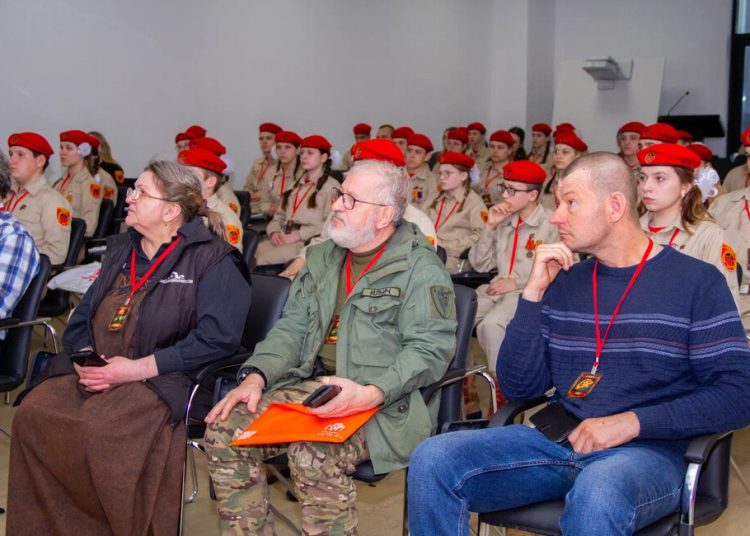 В Донецке завершился молодежный форум «Вахта памяти», посвященный поисковому движению
