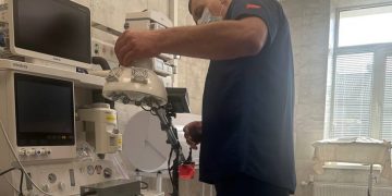 В больницах Донбасса благодаря Москве внедряют методы фотодинамической терапии