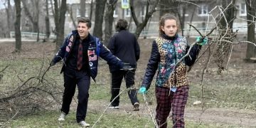 Школьники ДНР во время весенних каникул стали героями марафона добрых дел