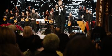 «Вы лучшие люди на земле»: Дмитрий Дюжев представил в Донецке моноспектакль «Евгений Онегин»