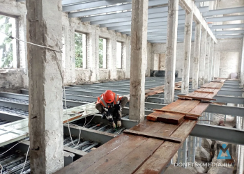 Дворец и творец: Москва помогает восстановить луганский ДК имени Ленина