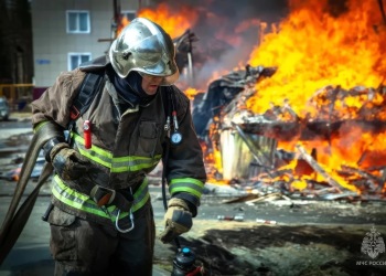 На линии огня: как пожарные Донбасса спасают людей под минами и дронами