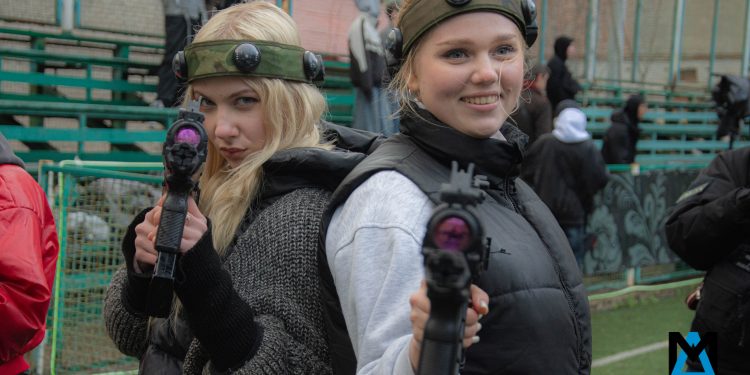 В Донецке отметили День космонавтики лазертагом: «Через 10–15 лет донецкий парень отправится в космос»