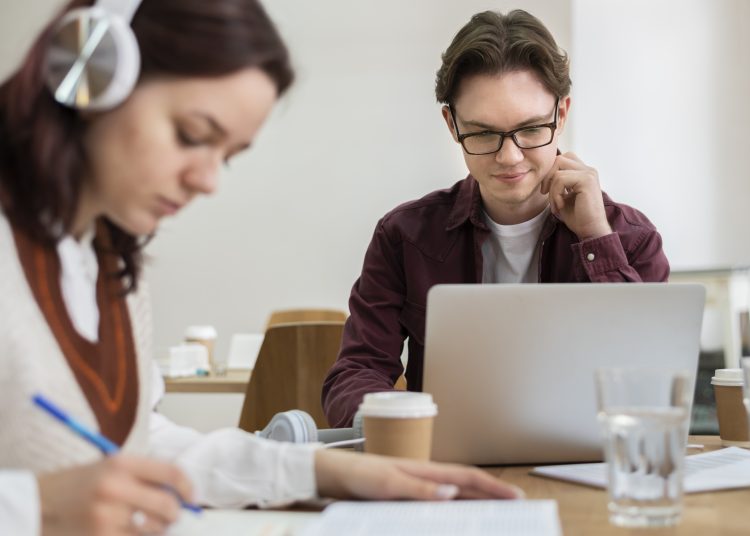 Цифровой прорыв в Амвросиевске: для молодежи построят современный «IT-куб»