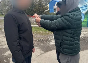 МВД: в Макеевке прохожий изрезал лицо женщине