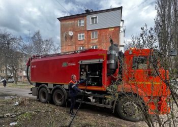 В Макеевке заменили сотни метров труб и очистили километры канализации