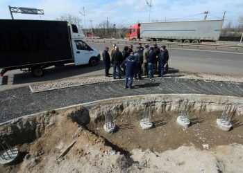 Четыре полосы к морю: Как продвигается ремонт сухопутного коридора в Крым через ДНР Четыре полосы к морю: Как продвигается ремонт сухопутного коридора в Крым через ДНР