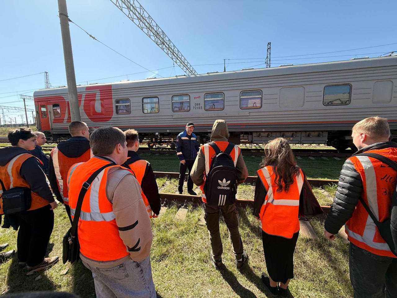 Куличи для бойцов в Шахтерске, обновление ФК «Шахтер» и альпака в Мариуполе. Дайджест за 7 апреля