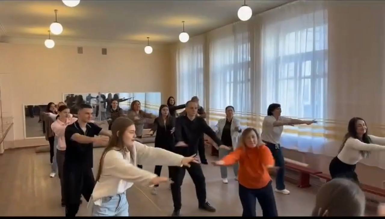 Куличи для бойцов в Шахтерске, обновление ФК «Шахтер» и альпака в Мариуполе. Дайджест за 7 апреля