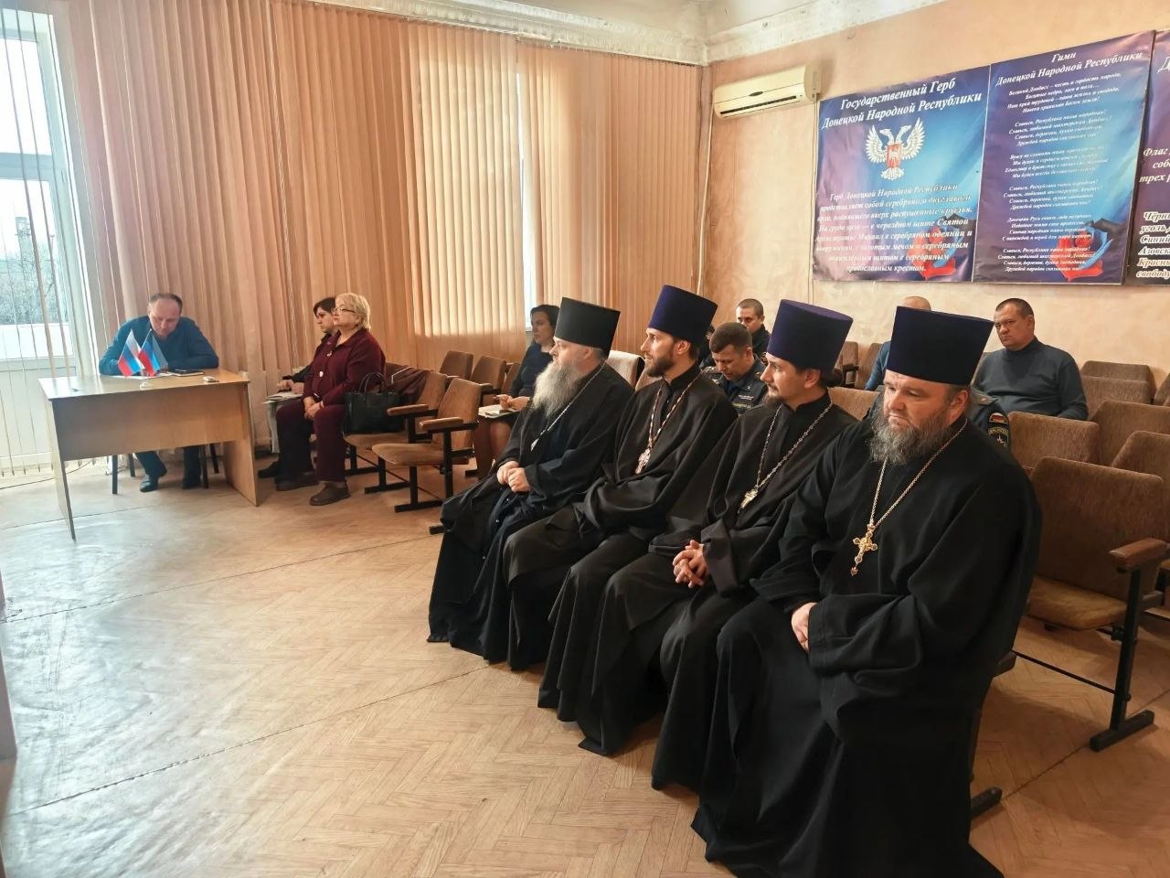 Куличи для бойцов в Шахтерске, обновление ФК «Шахтер» и альпака в Мариуполе. Дайджест за 7 апреля