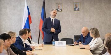 Вице-спикер парламента ДНР Дорофеев провел рабочую встречу в Мариуполе по вопросам газификации и соцвыплат