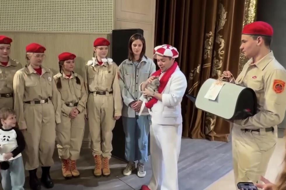 Ипотека под 2%, цирк на воде и подарок для Куклачева. Дайджест за 14 апреля