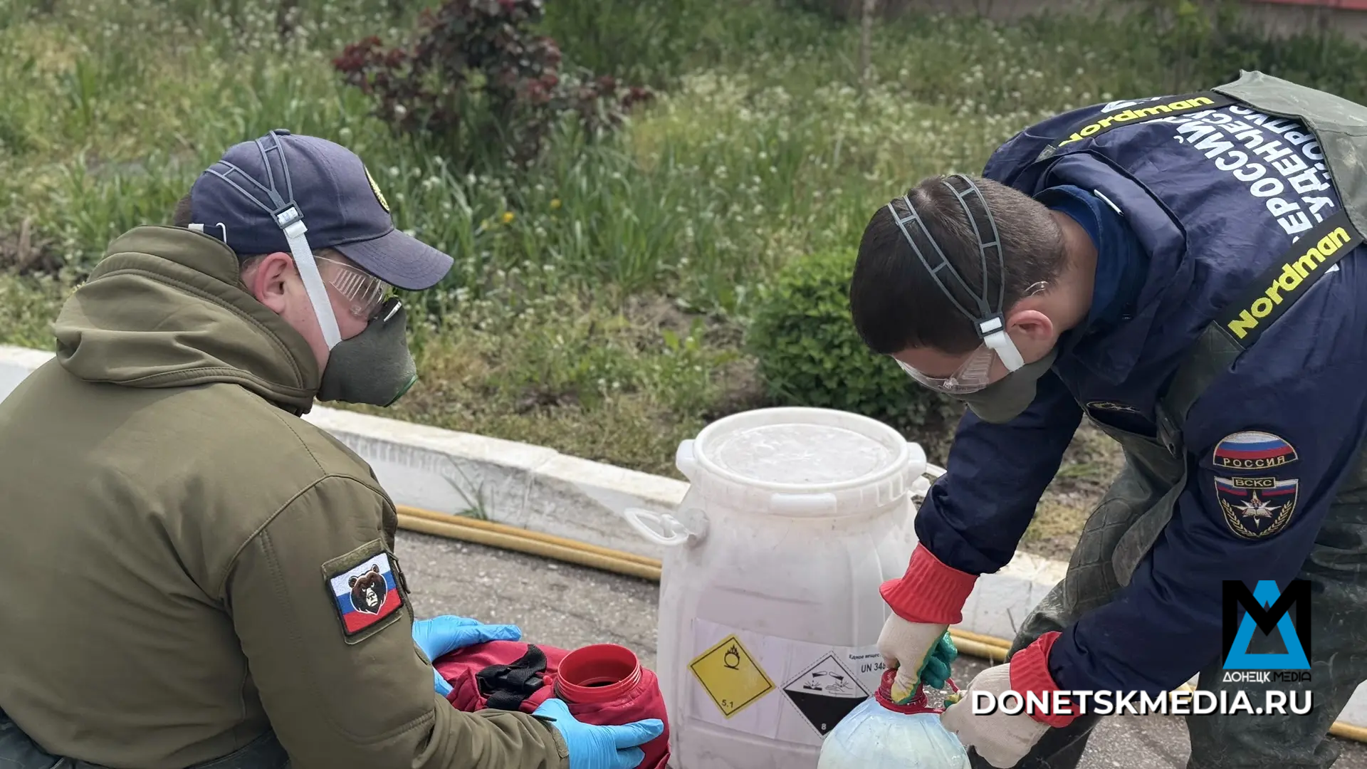 Добровольцы из Донецка помогают ликвидировать последствия наводнения в Дагестане Добровольцы из Донецка помогают ликвидировать последствия наводнения в Дагестане