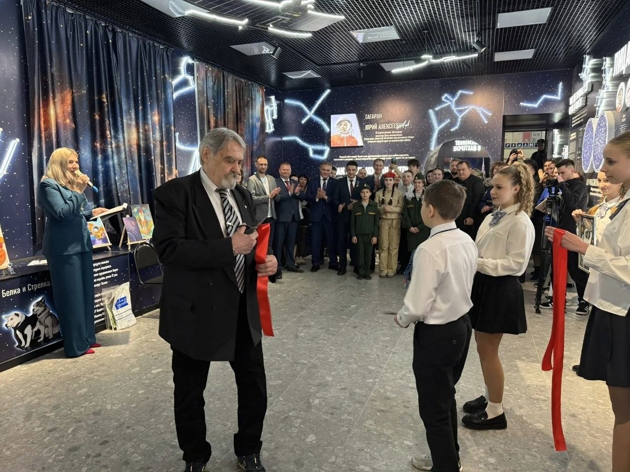 Когда космос встречается с верой: Благодатный огонь и космическая экспозиция в Донецке. Дайджест новостей ДНР за 12 апреля