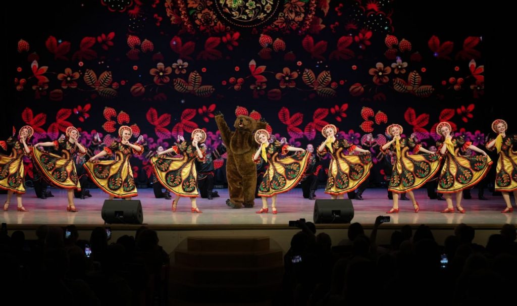 Легендарный ансамбль «Донбасс» завершил большой тур по России