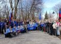 Донецк зеленеет: активисты высадили 300 растений и очистили берега города