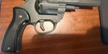 Опасная находка: в Донецке у мужчины нашли оружие и наркотики