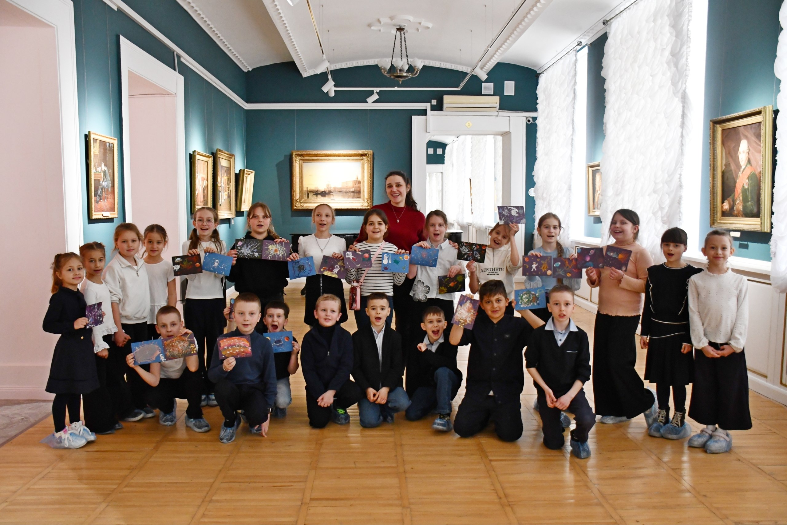 Когда космос встречается с верой: Благодатный огонь и космическая экспозиция в Донецке. Дайджест новостей ДНР за 12 апреля