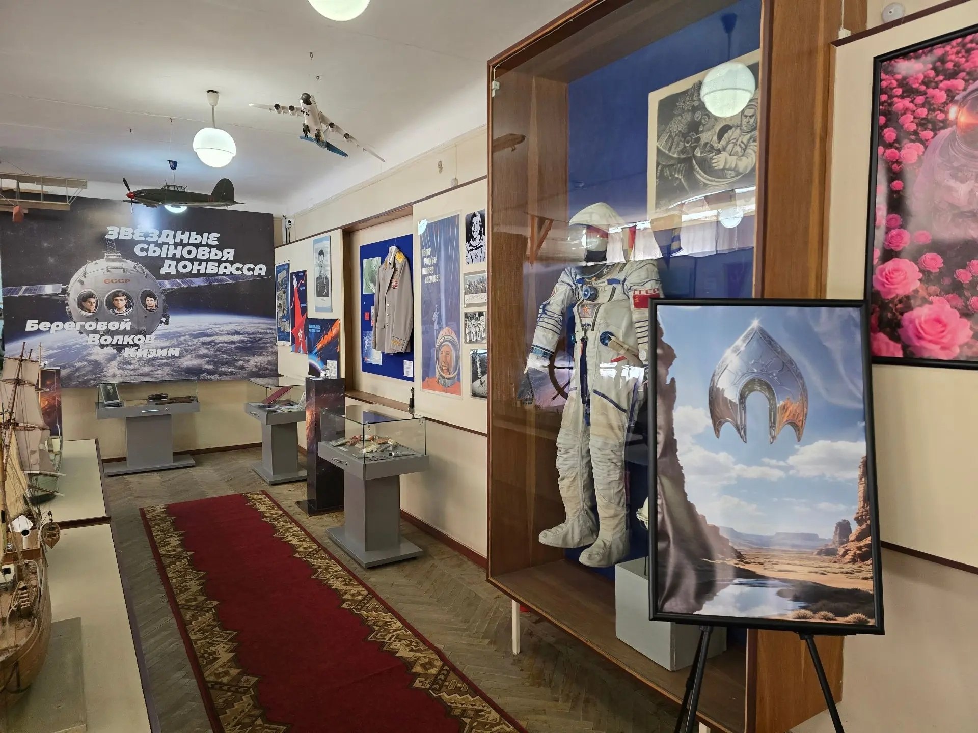 Когда космос встречается с верой: Благодатный огонь и космическая экспозиция в Донецке. Дайджест новостей ДНР за 12 апреля