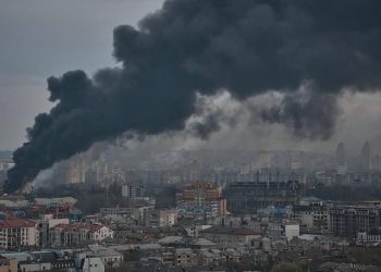 Чёрный смог Киевом: ВС РФ нанесли удары возмездия по скрытым арсеналам Украины