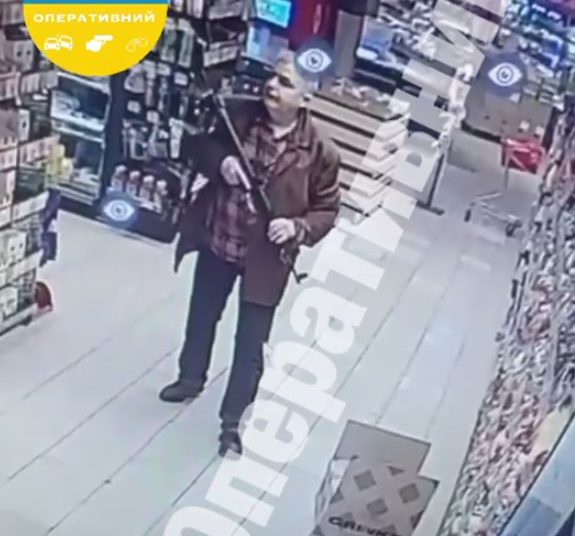 Кадры происшествия: в Киеве террорист расстрелял четырех человек из автомата