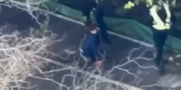 Полиция Киева бросила ребёнка перед террористом с оружием