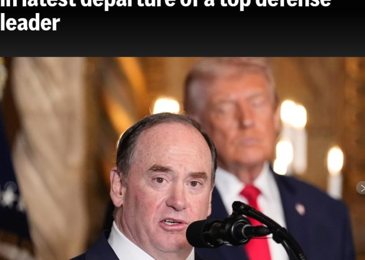 Бизнесмен без военного опыта не справился с флотом: глава ВМС США уволен