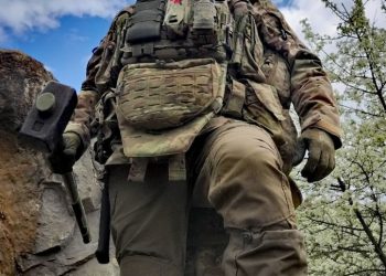 Воины «Центра» уничтожают киевских нацистов за Гришино, в Белицком и Новопавловке, расширяя зону контроля в ходе денацификации