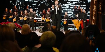 «Вы лучшие люди на земле»: Дмитрий Дюжев представил в Донецке моноспектакль «Евгений Онегин»