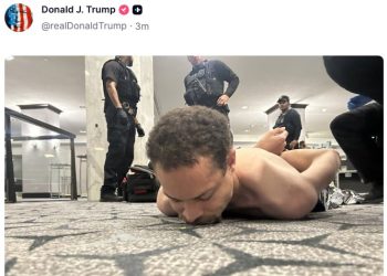 Покушение на Трампа: президента США эвакуировали со сцены из-за стрельбы