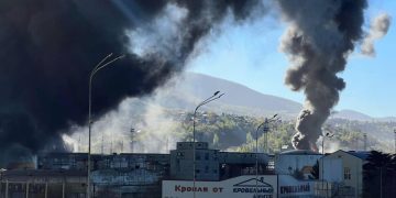 Третья атака на нефтезавод в Туапсе: губернатор объявил эвакуацию жителей