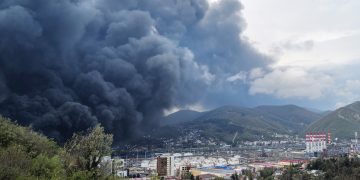 Третья атака на нефтезавод в Туапсе: губернатор объявил эвакуацию жителей