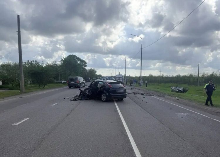 В Углегорске произошло жестокое ДТП – два человека погибли на месте, трое пострадали