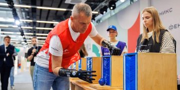 Точка опоры: как бойцам СВО, потерявшим конечности, помогают встать в строй